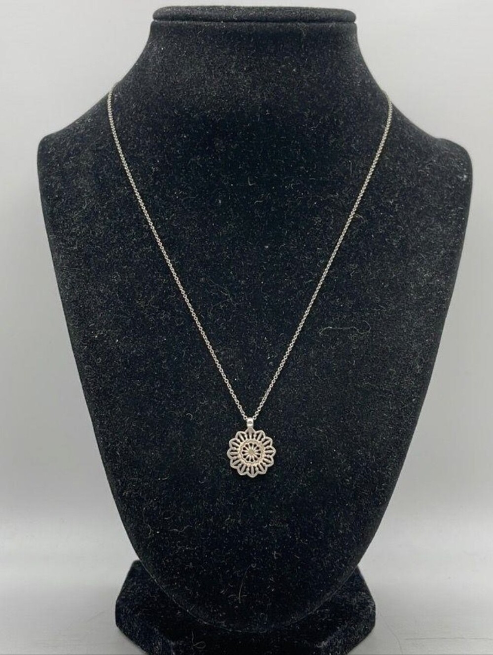 Sunwest Sterling Silver Filigree Floral Pendant Necklace 18.5" to 20.5" Vintage
